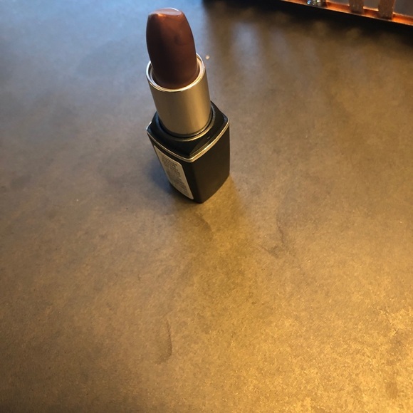 Oil of Olay Lipstick ( bronze reflections) - Picture 2 of 5